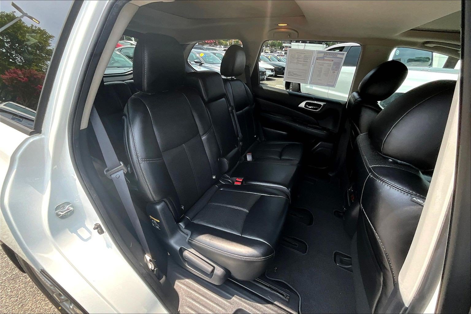 Used 2015 Nissan Pathfinder Platinum w/ Cargo Package FWD image 29
