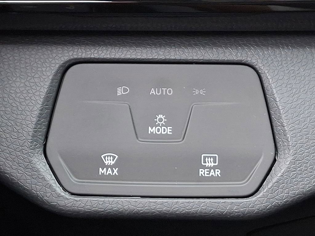 Certified 2025 Volkswagen ID.4 Pro image 24