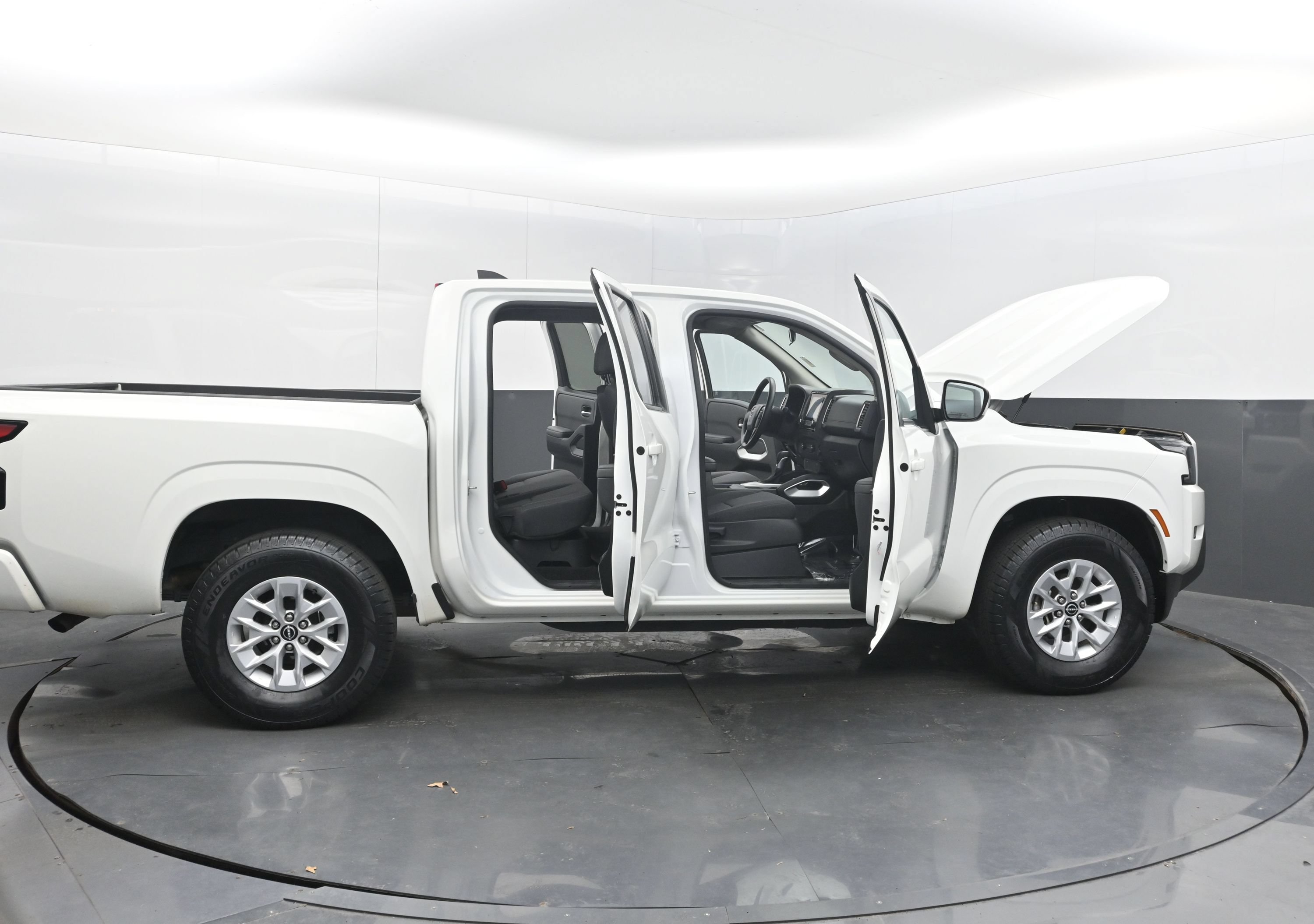 Used 2024 Nissan Frontier SV RWD image 36