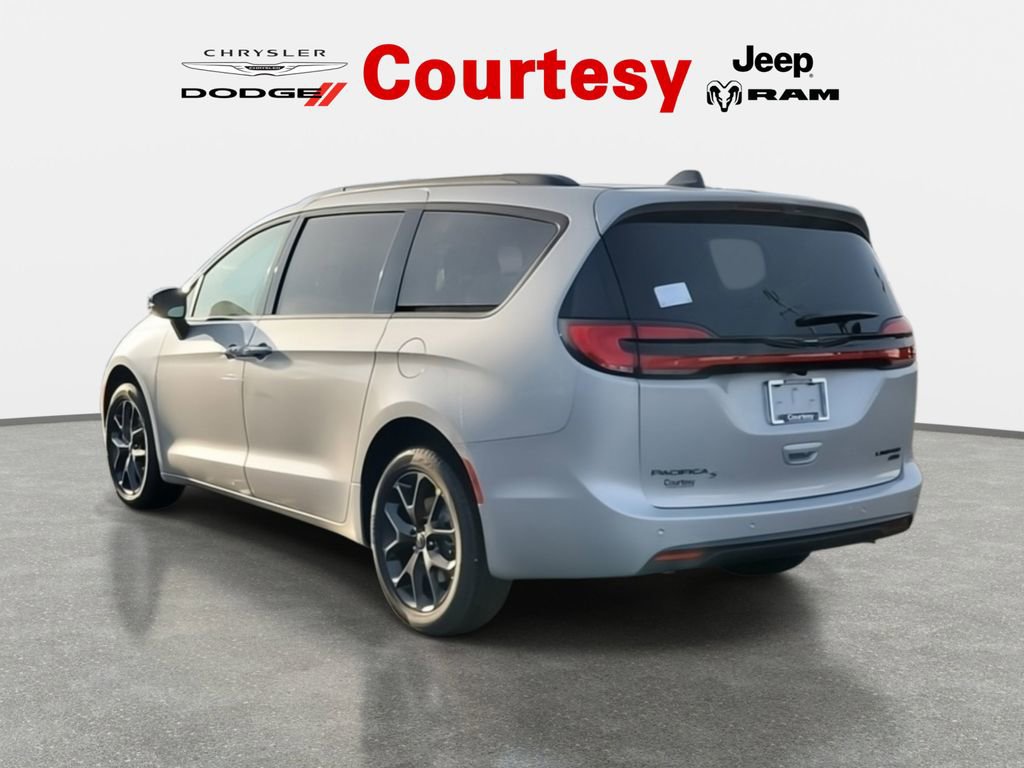 New 2026 Chrysler Pacifica Limited w/ S Appearance Package AWD/4WD image 3