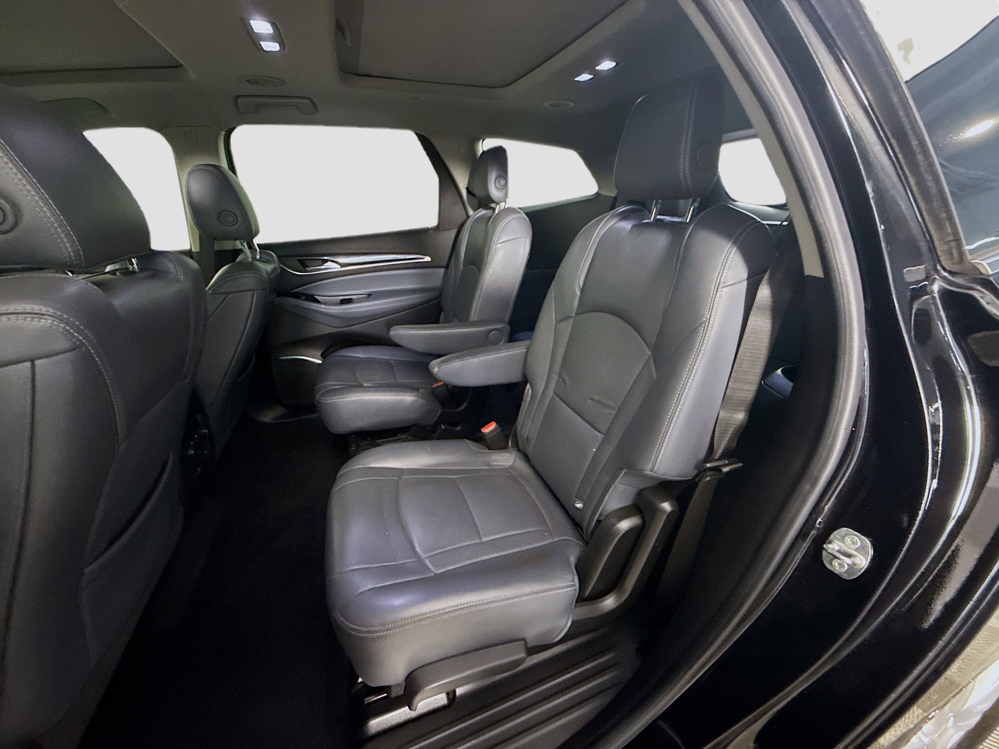 Used 2018 Buick Enclave Essence FWD image 25