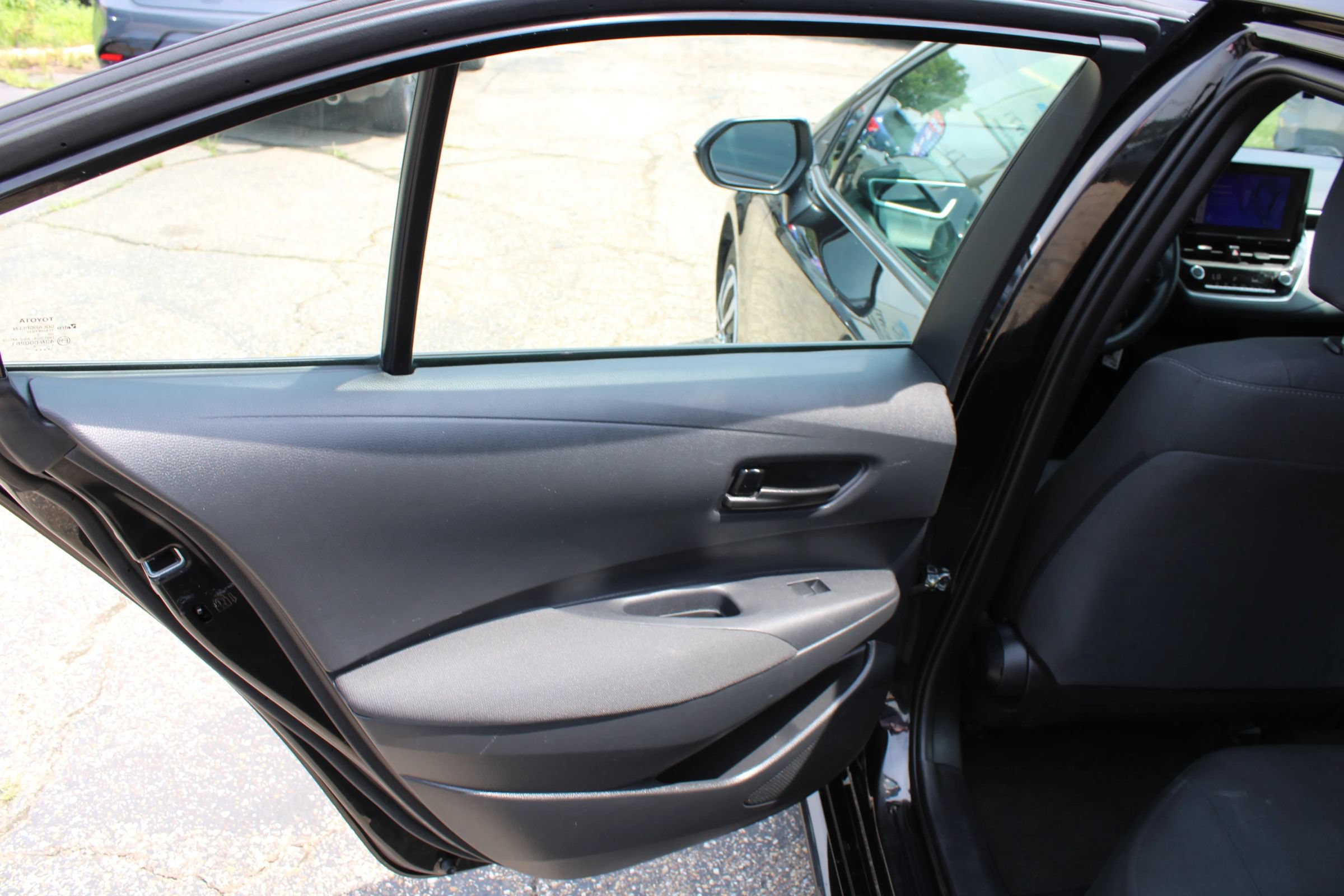 Used 2023 Toyota Corolla LE FWD image 18