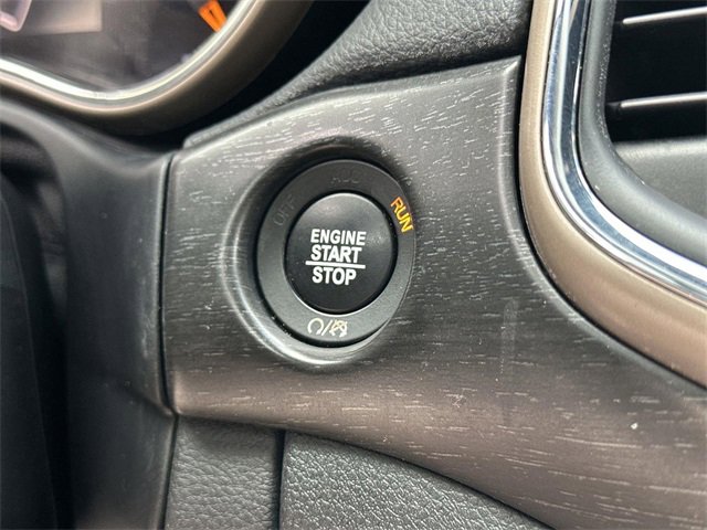 Used 2016 Jeep Grand Cherokee Laredo image 14