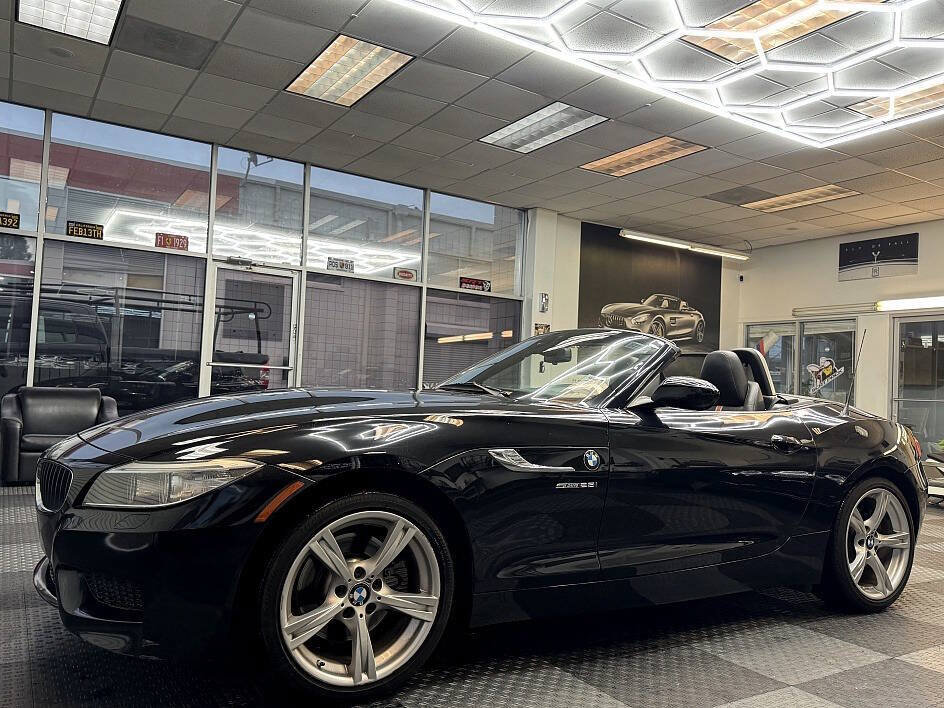 Used 2015 BMW Z4 sDrive28i RWD image 2