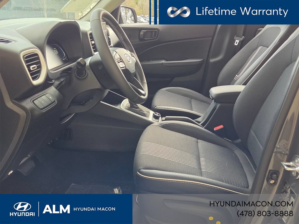 New 2025 Hyundai Venue Limited FWD image 3