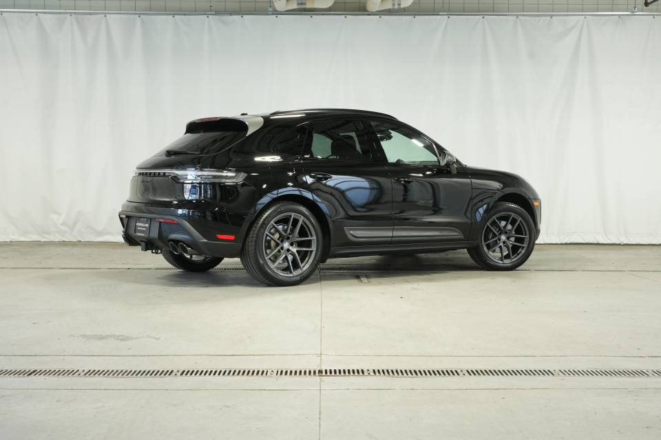 Certified 2026 Porsche Macan Turbo AWD/4WD image 7