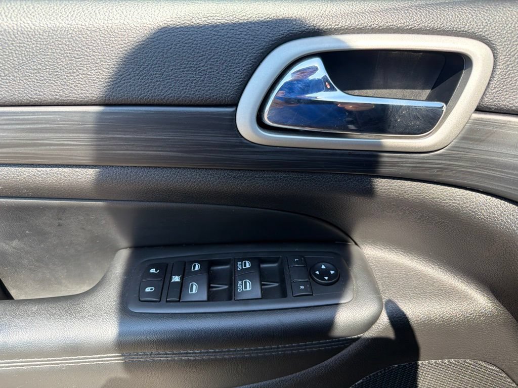 Certified 2020 Jeep Grand Cherokee Laredo w/ Quick Order Package 2BN North AWD/4WD image 18