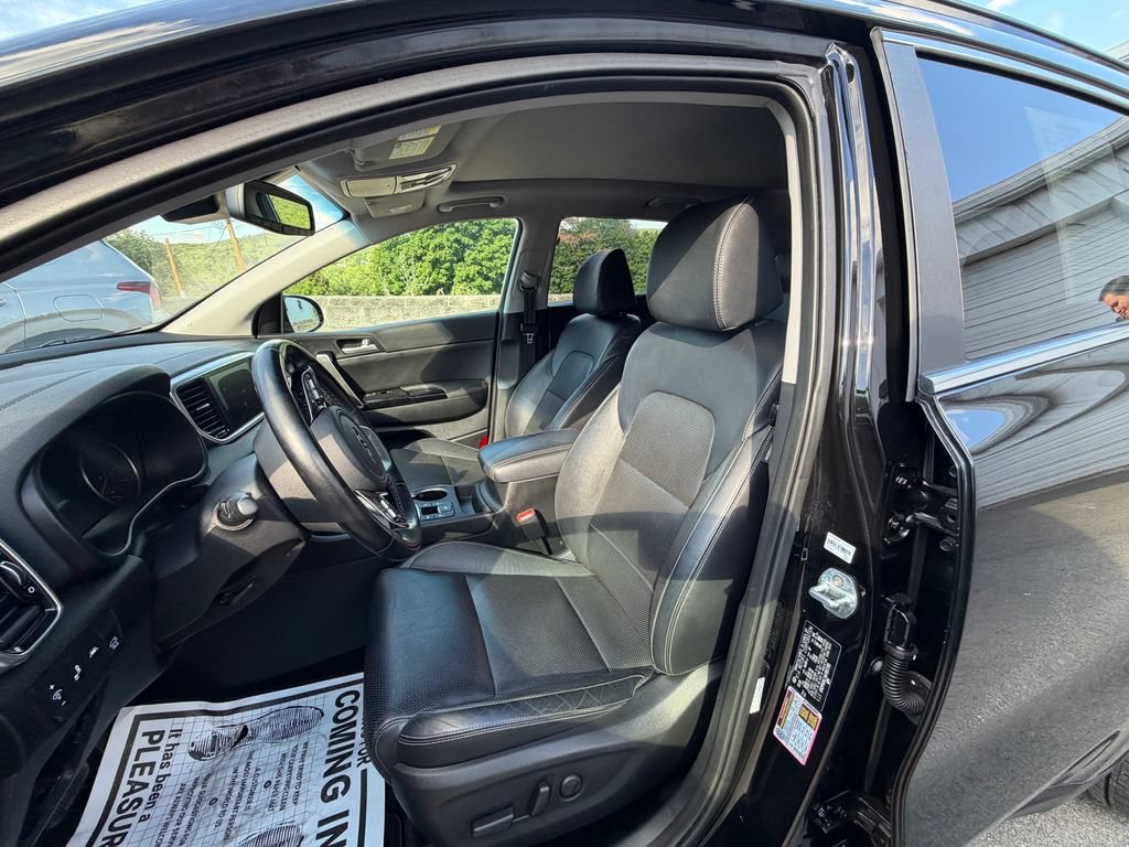 Used 2021 Kia Sportage EX w/ EX Technology Package FWD image 9