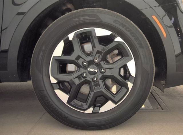 Certified 2024 Kia Sorento S image 4