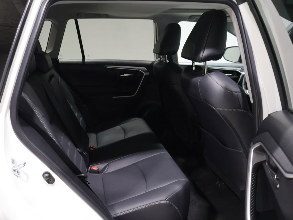 Used 2022 Toyota RAV4 XLE Premium image 21