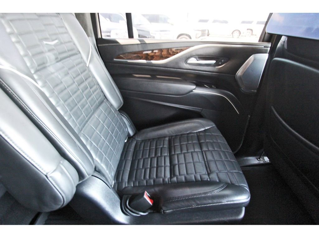 Used 2021 Cadillac Escalade ESV Sport Platinum w/ Heavy-Duty Trailer Package AWD/4WD image 11