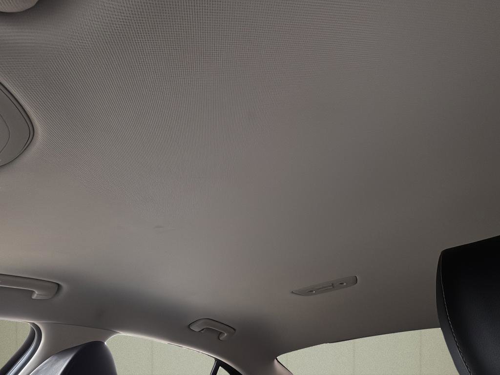 Used 2022 Genesis G70 3.3T image 36