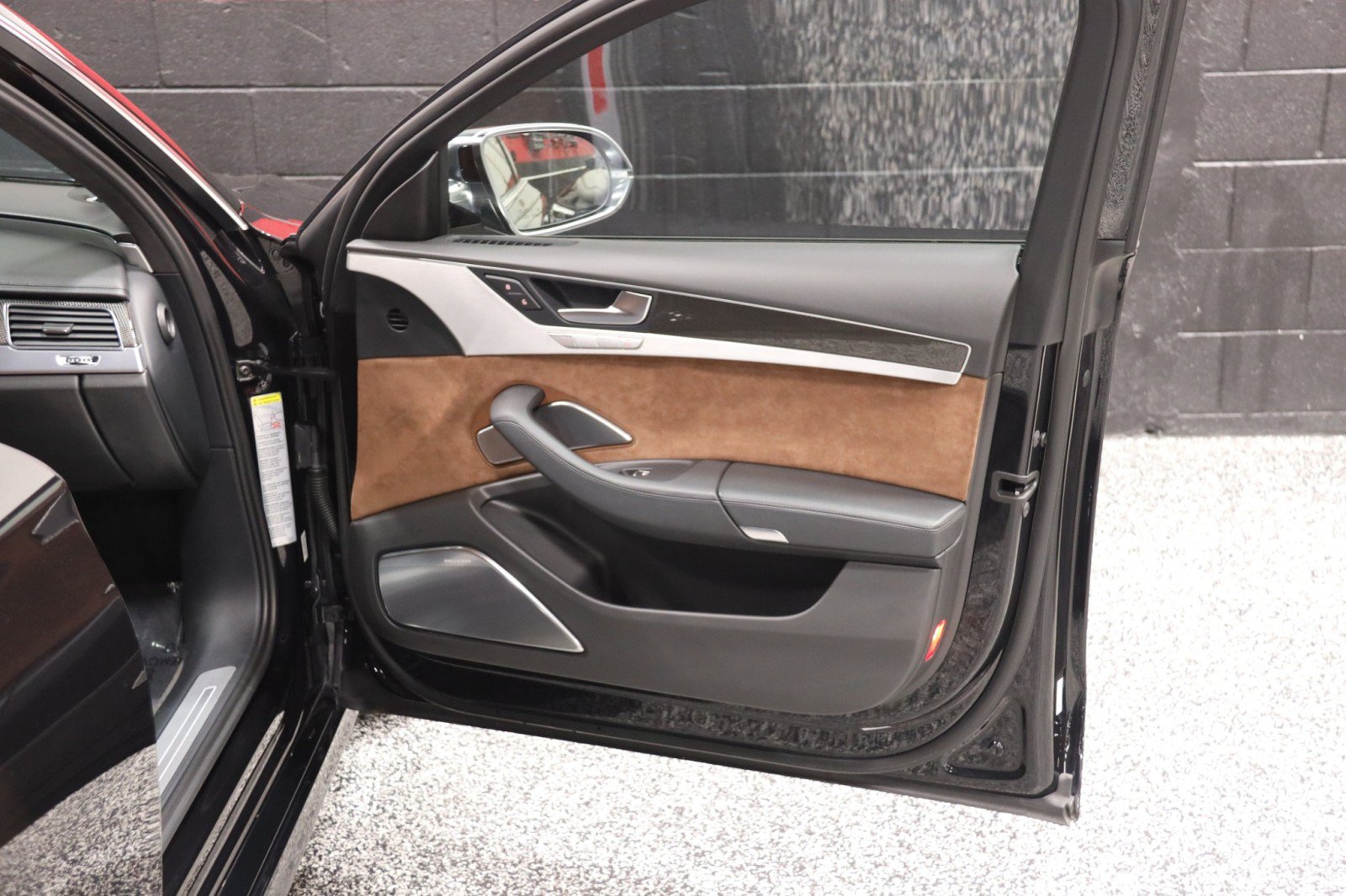 Used 2014 Audi S8 AWD/4WD image 40