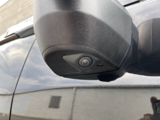 Used 2024 GMC Sierra 2500 AT4X image 3