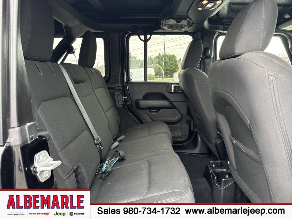 Used 2019 Jeep Wrangler Unlimited Sahara w/ Cold Weather Group image 33