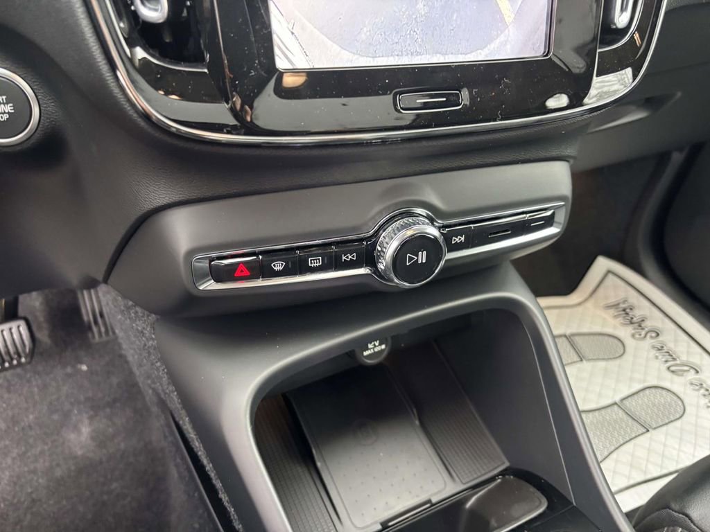 New 2026 Volvo XC40 B5 Plus w/ Protection Package Premier image 21