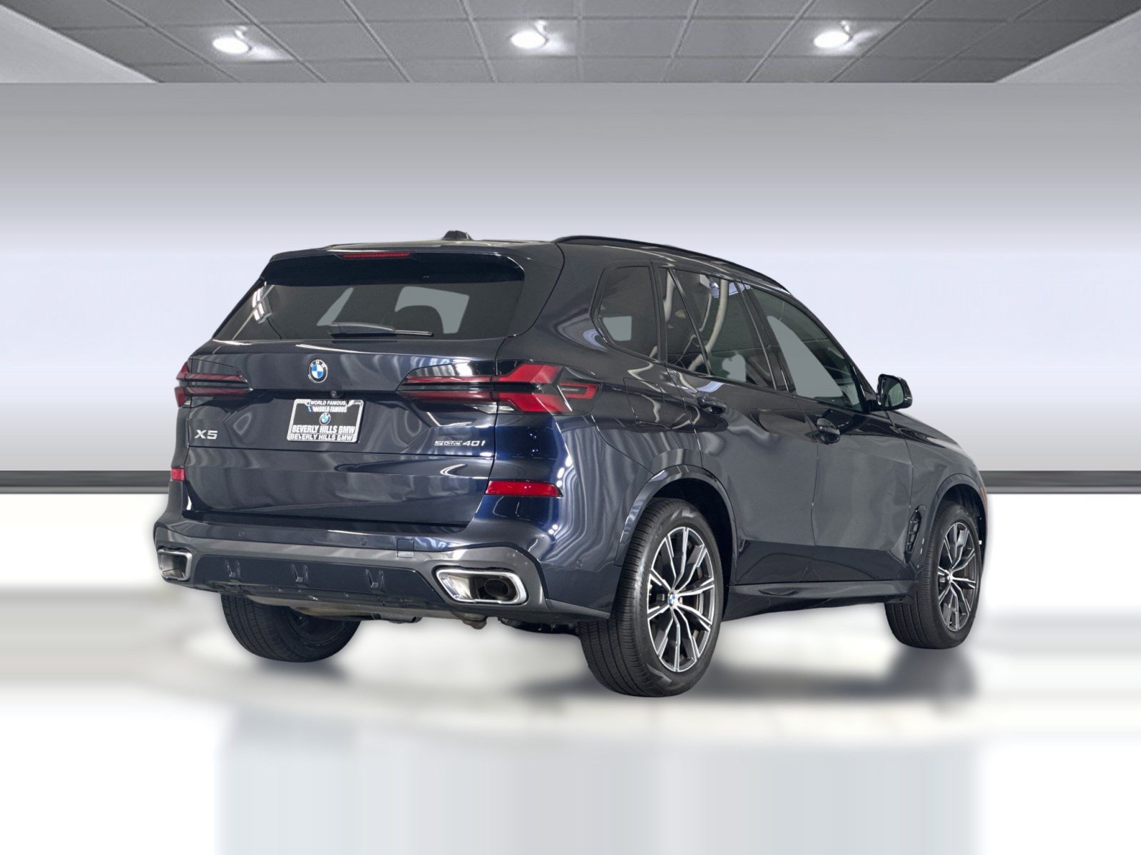 Used 2024 BMW X5 sDrive40i w/ M Sport Package RWD image 9