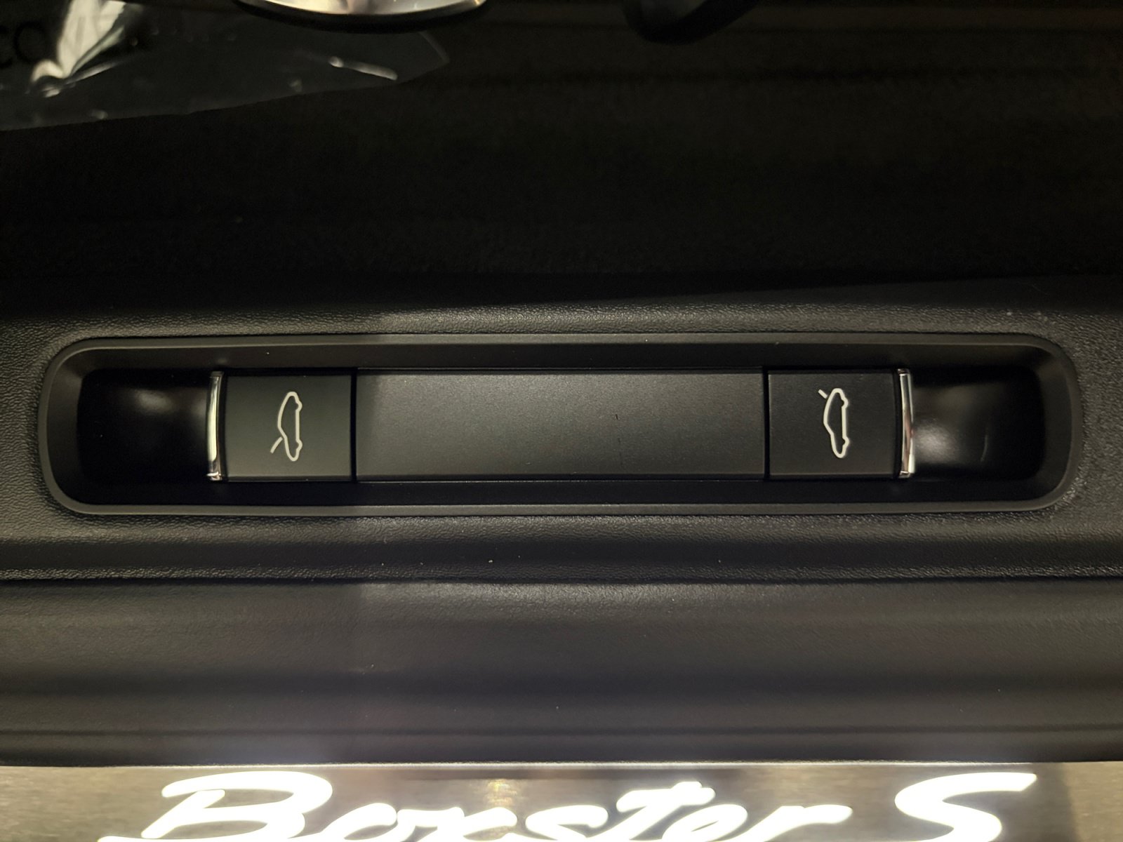 Certified 2025 Porsche 718 Boxster S RWD image 31