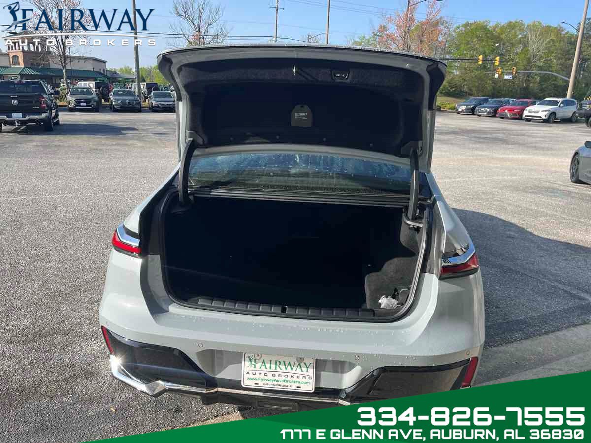 Used 2024 BMW 740i xDrive AWD/4WD image 25