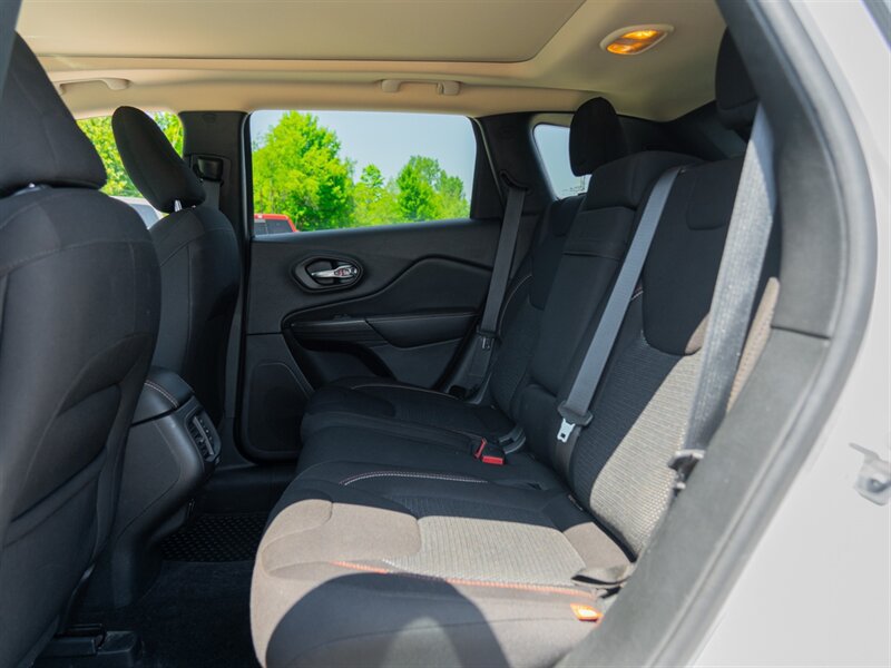 Used 2017 Jeep Cherokee 75th Anniversary AWD/4WD image 22