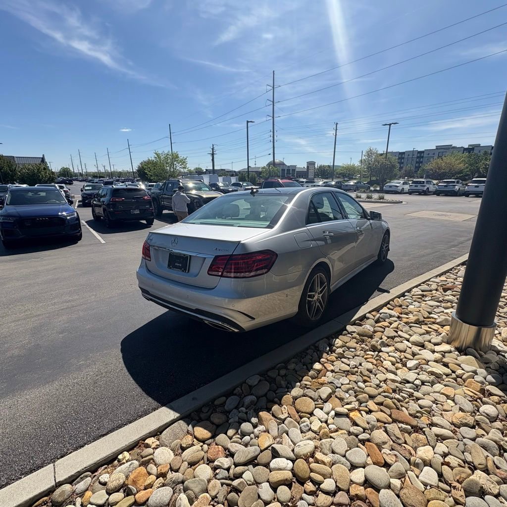 Used 2016 Mercedes-Benz E 400 4MATIC Sedan image 6