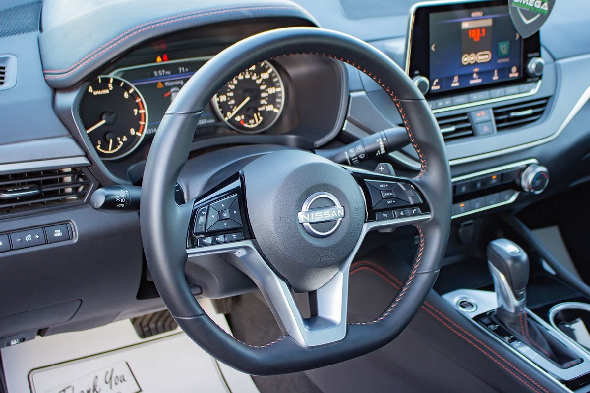 Used 2025 Nissan Altima 2.5 SR AWD/4WD image 23