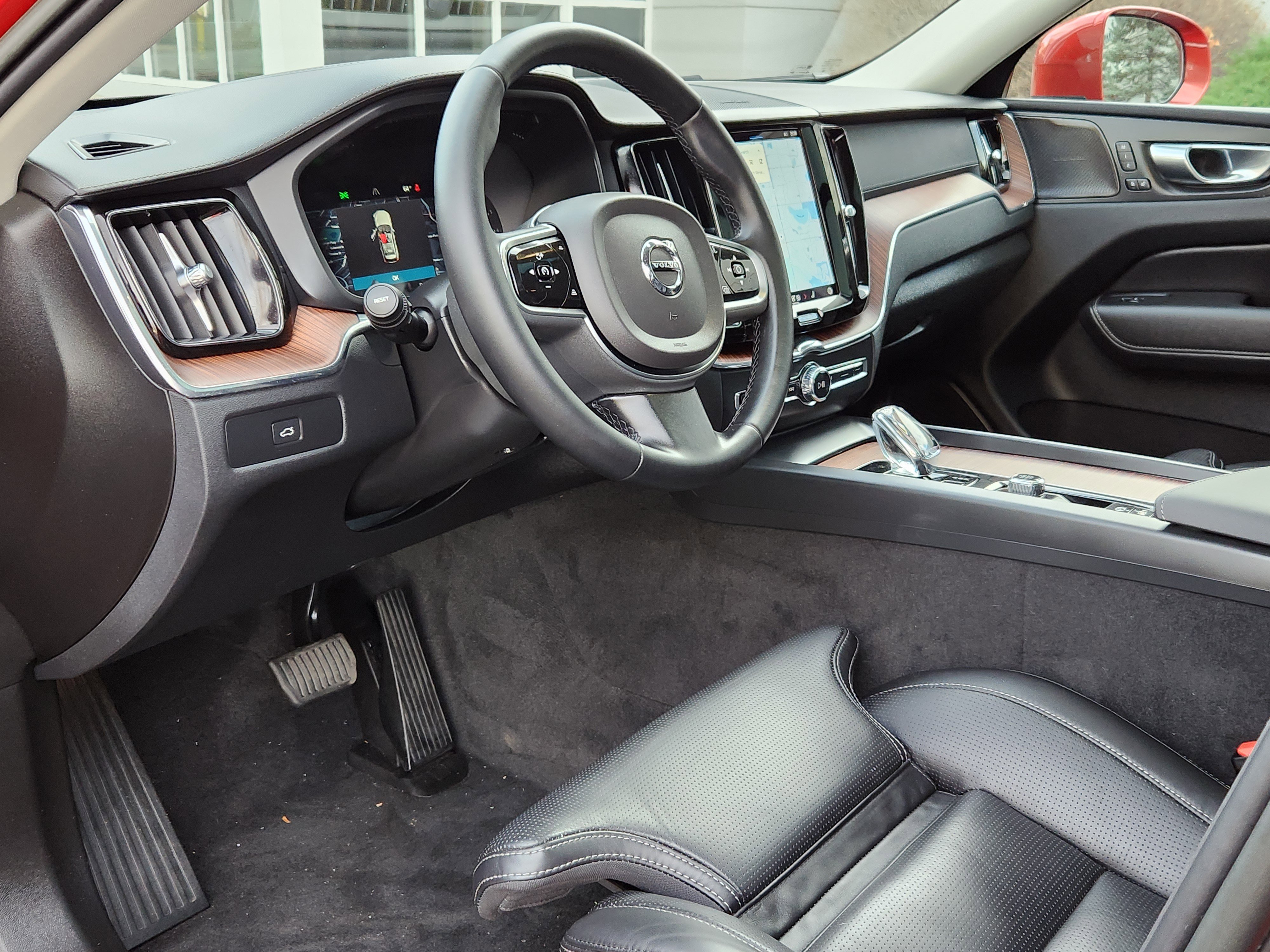 Certified 2023 Volvo XC60 B5 Ultimate image 8