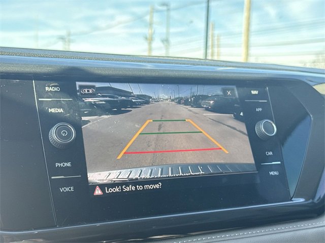 Used 2024 Volkswagen Taos SEL image 17