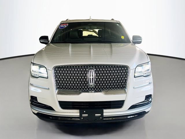 Used 2024 Lincoln Navigator L Reserve image 3