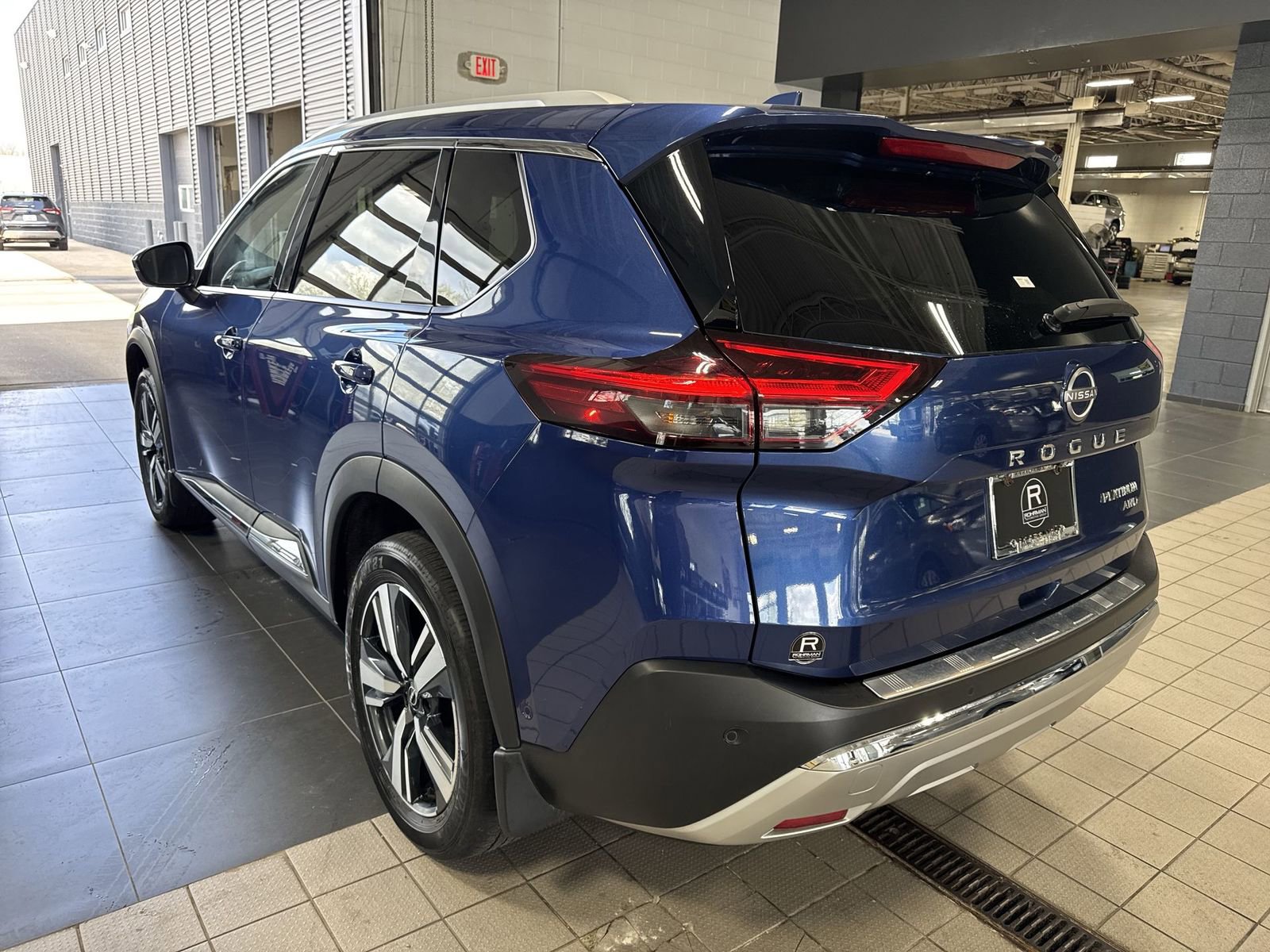 Certified 2023 Nissan Rogue Platinum w/ Platinum Premium Package AWD/4WD image 40