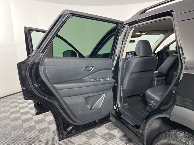 Used 2024 Nissan Pathfinder SV image 43