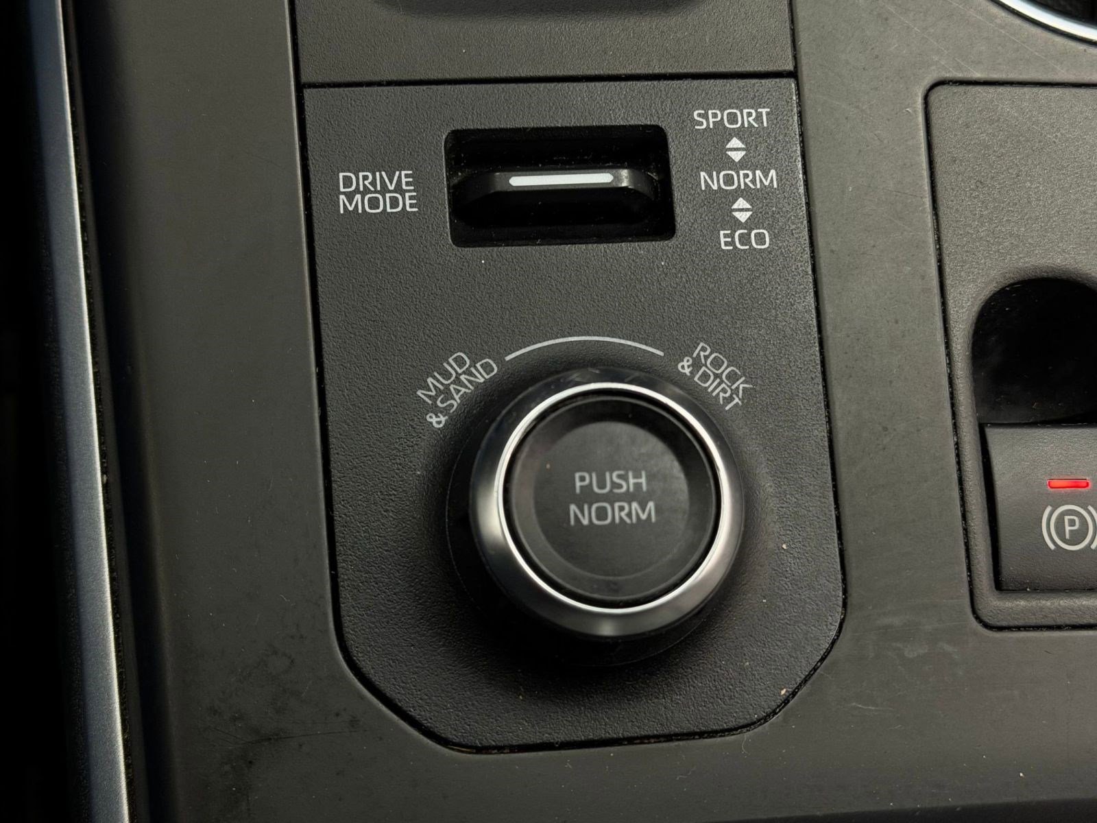 Used 2023 Toyota Highlander XSE image 31