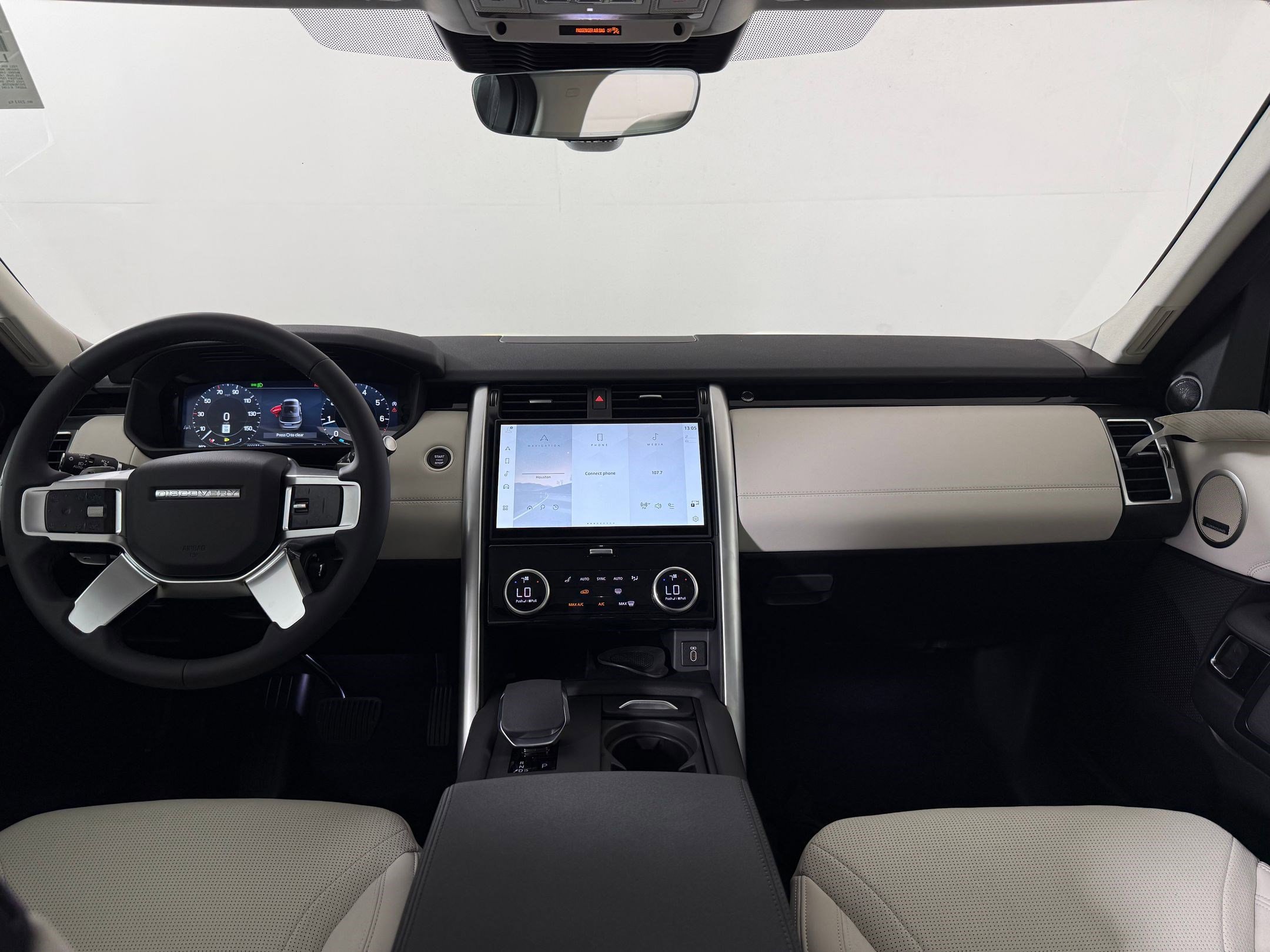 New 2026 Land Rover Discovery S AWD/4WD image 17