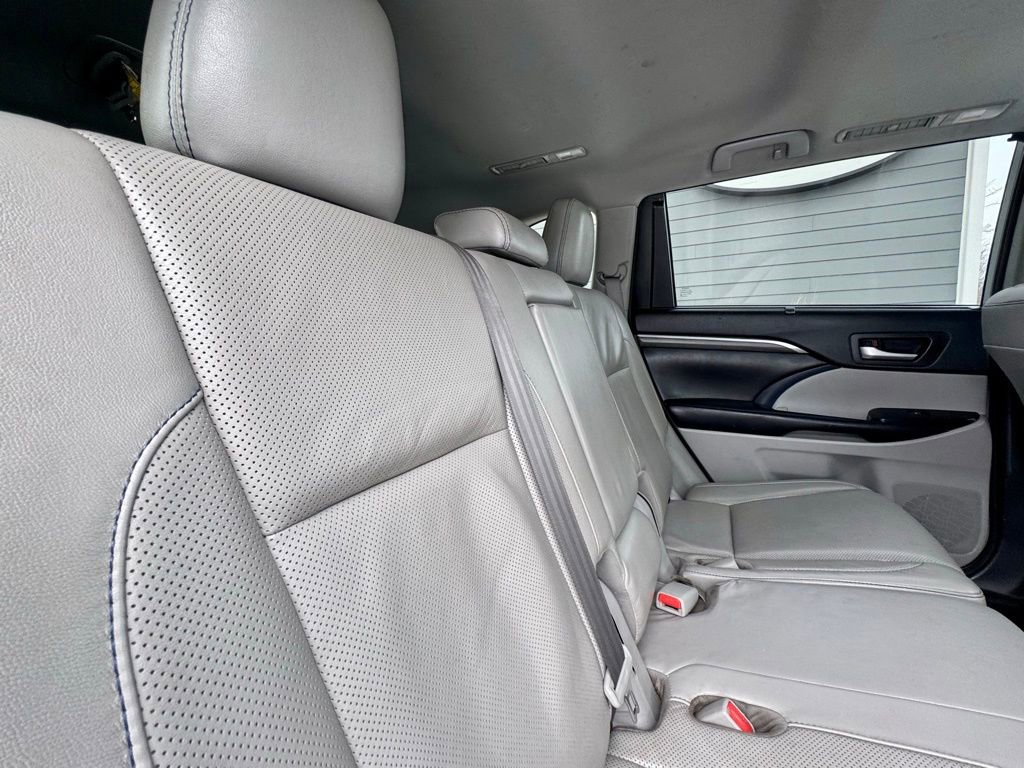 Used 2018 Toyota Highlander Limited image 21