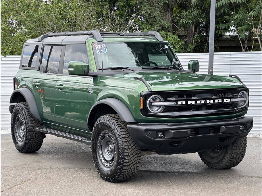 Used 2024 Ford Bronco Outer Banks AWD/4WD image 8