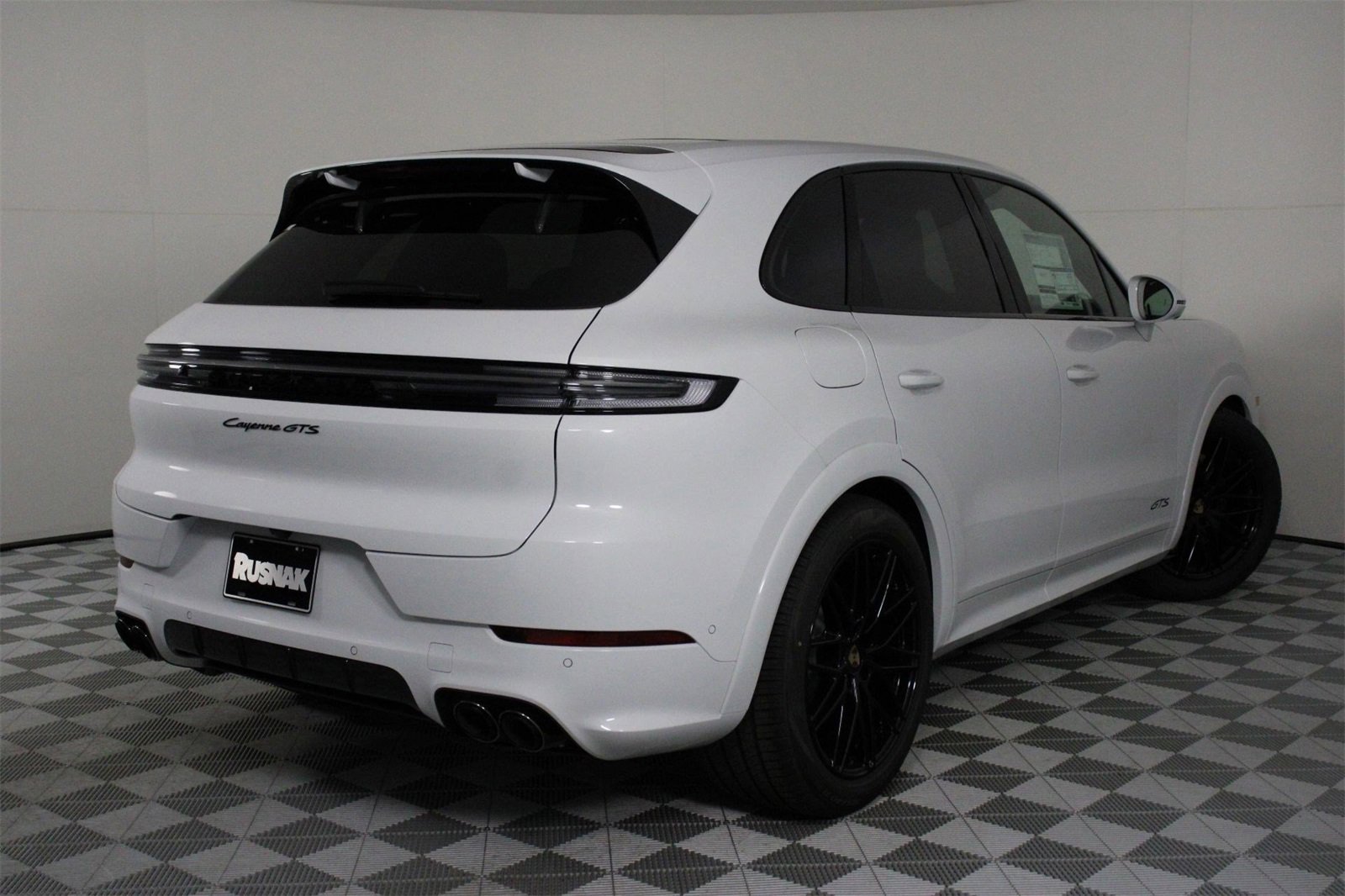 New 2026 Porsche Cayenne GTS image 7