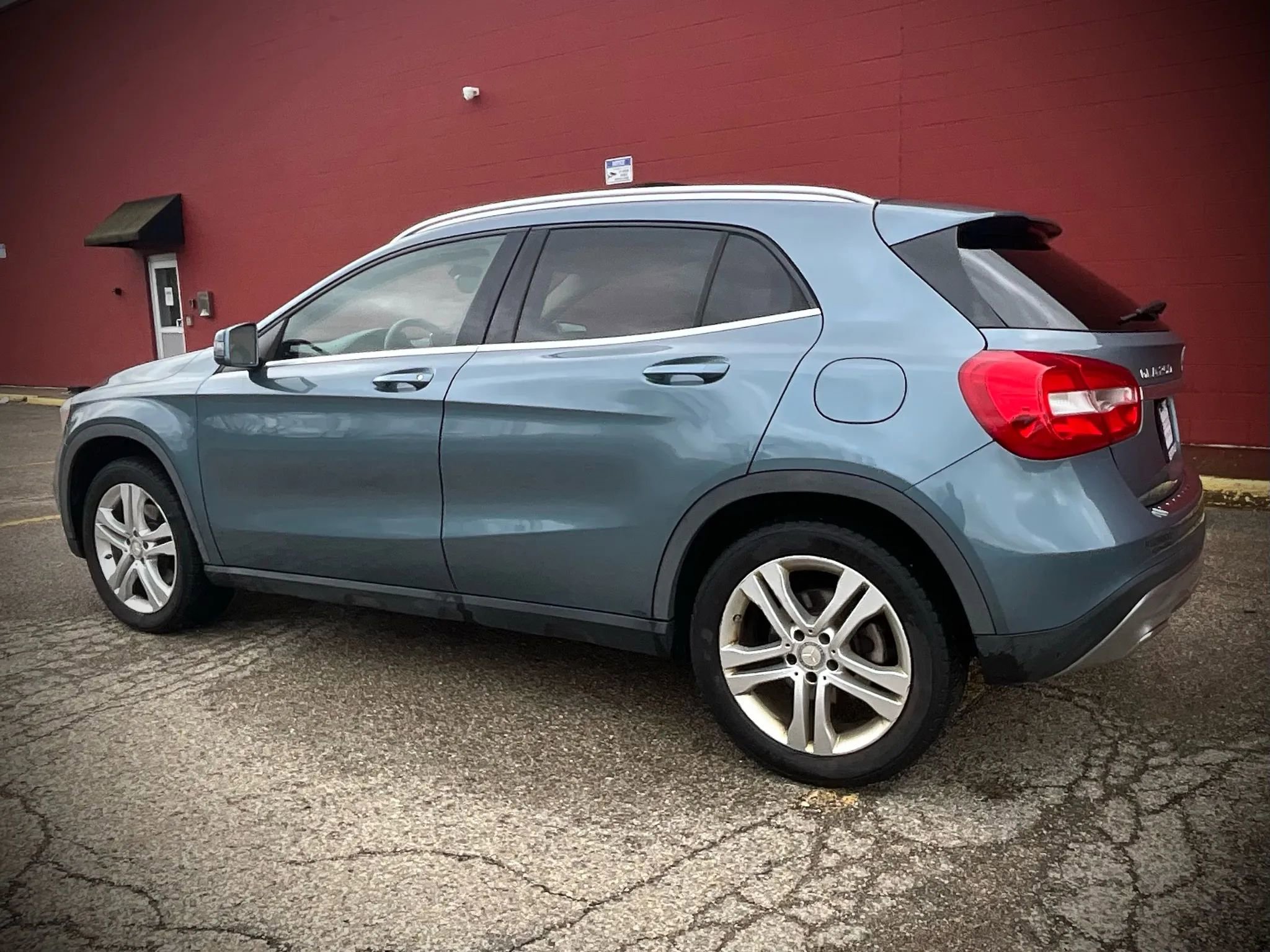 Used 2015 Mercedes-Benz GLA 250 GLA 250 4MATIC Sport Utility 4 image 3