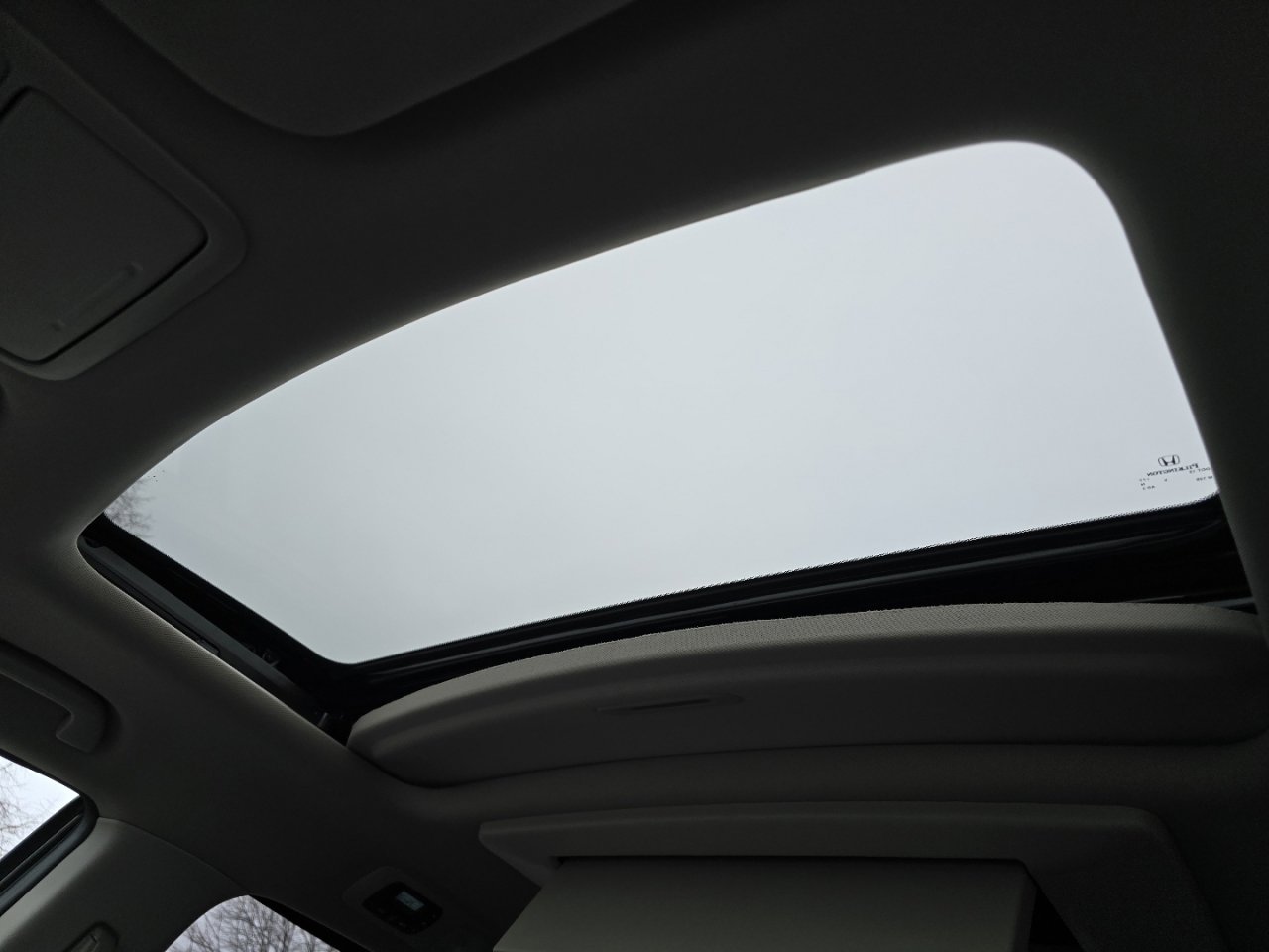 Used 2015 Honda Odyssey Touring Elite image 3