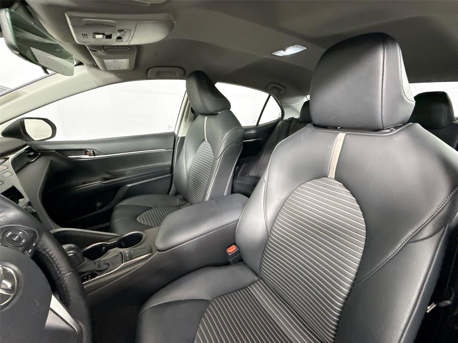 Certified 2023 Toyota Camry SE FWD image 3
