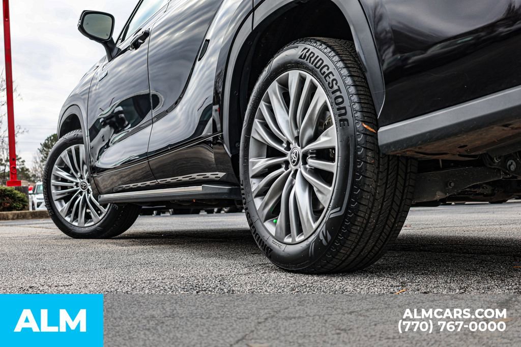 Used 2021 Toyota Highlander Platinum image 16