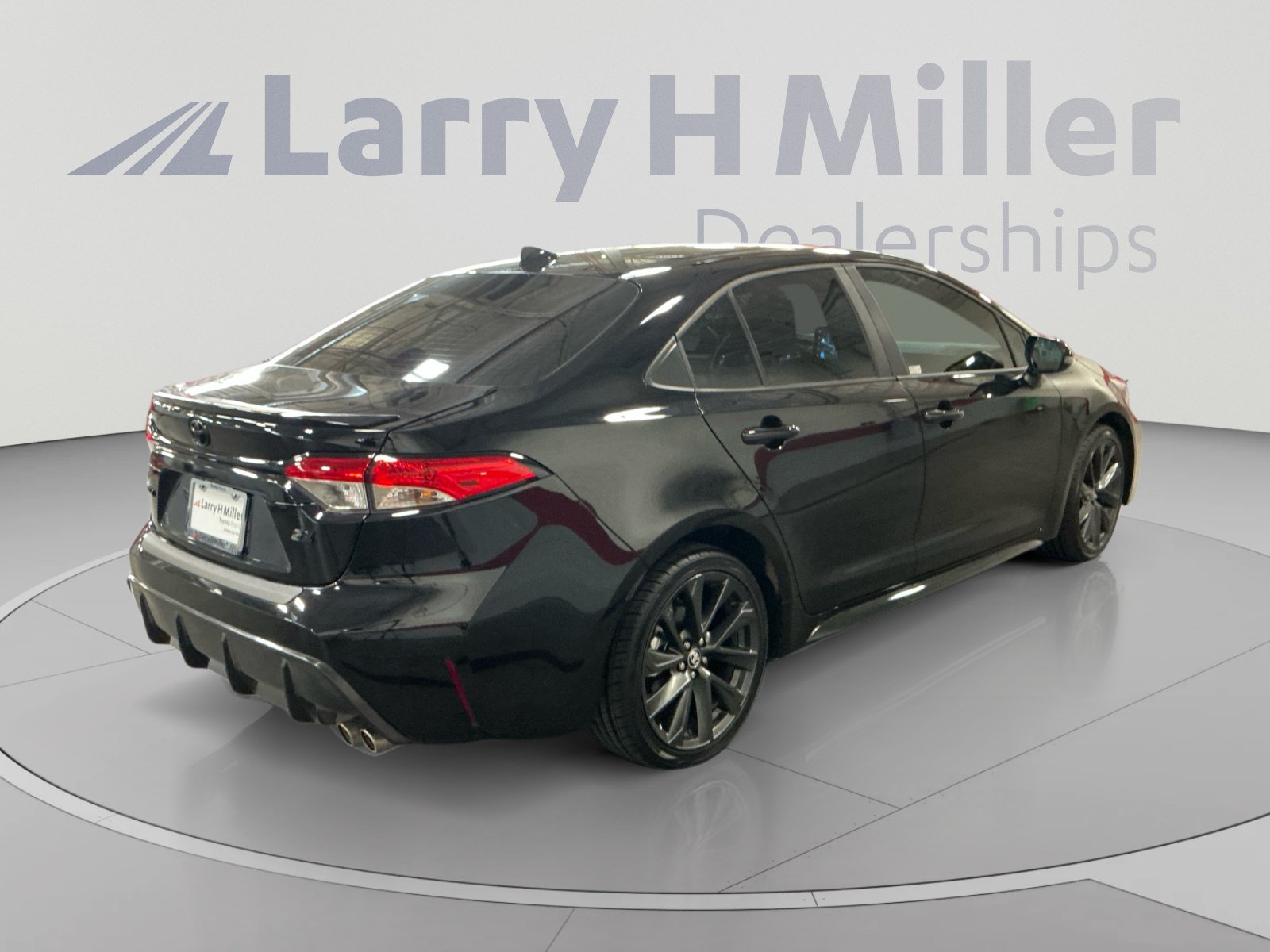 Used 2026 Toyota Corolla SE w/ SE Package FWD image 5