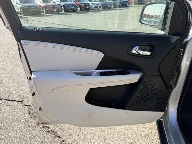 Used 2014 Dodge Journey Limited w/ Driver Convenience Group image 11