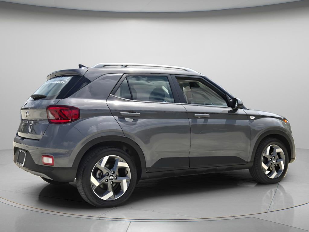 Used 2022 Hyundai Venue SEL w/ Cargo Package FWD image 8