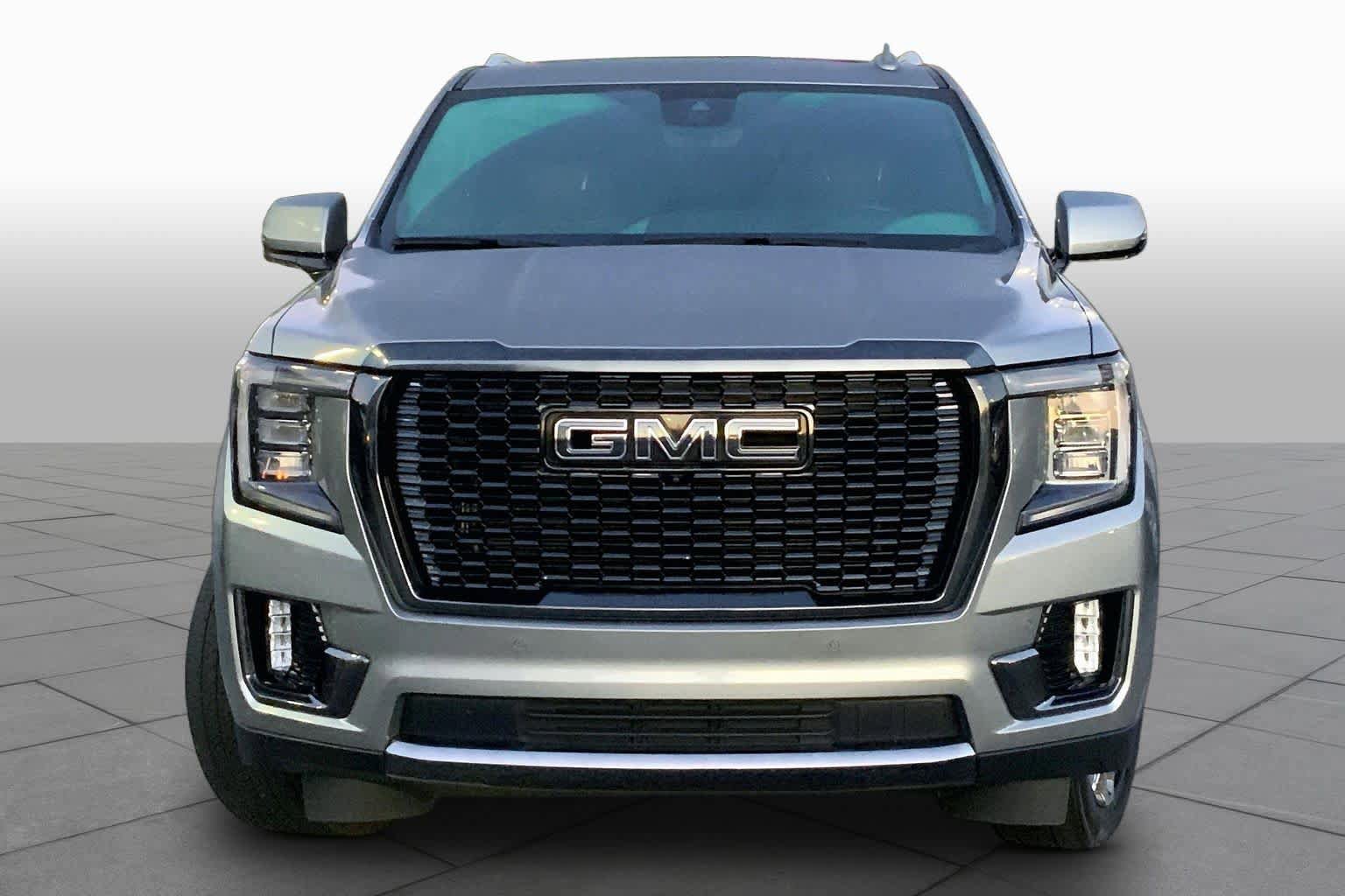 Used 2023 GMC Yukon Denali Ultimate AWD/4WD image 4