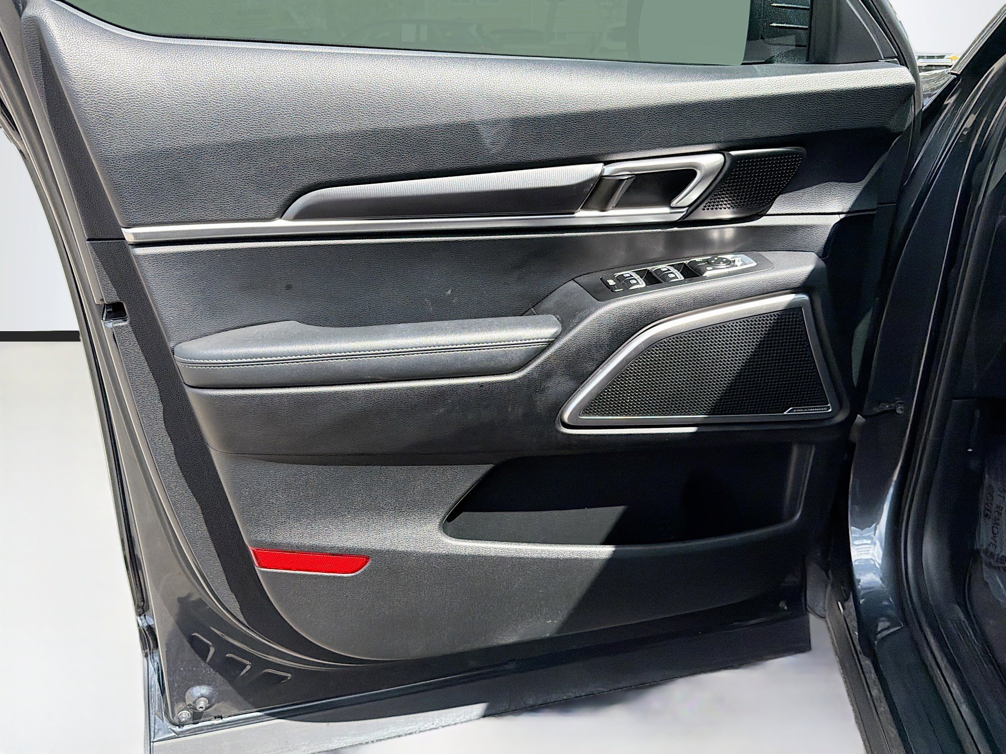 Used 2024 Kia Telluride S w/ S Sunroof Package image 23