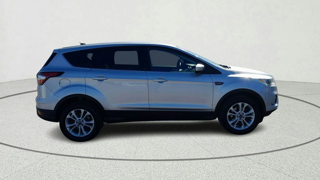 Used 2017 Ford Escape SE image 7