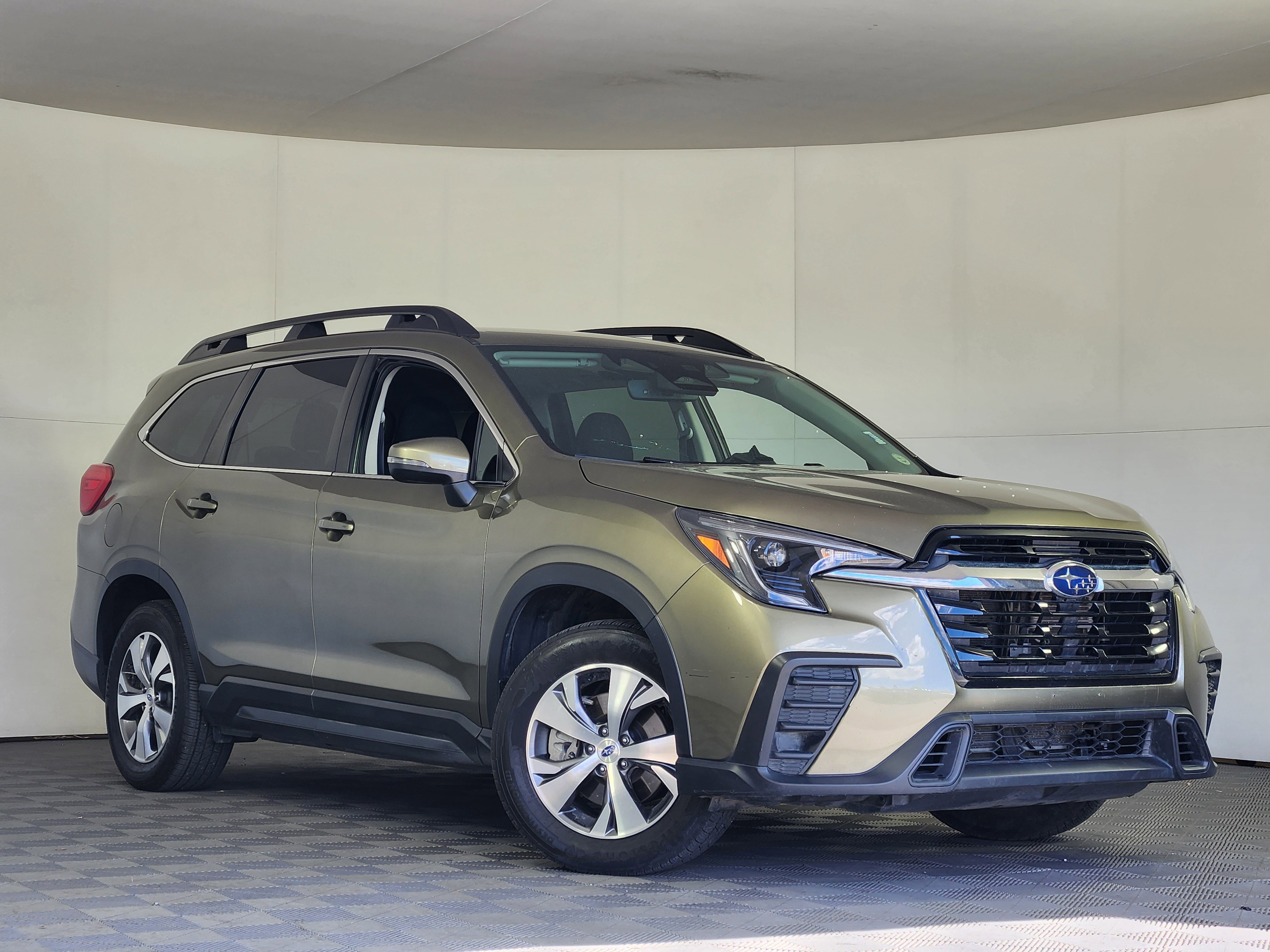 Used 2023 Subaru Ascent Premium w/ Convenience Package image 1