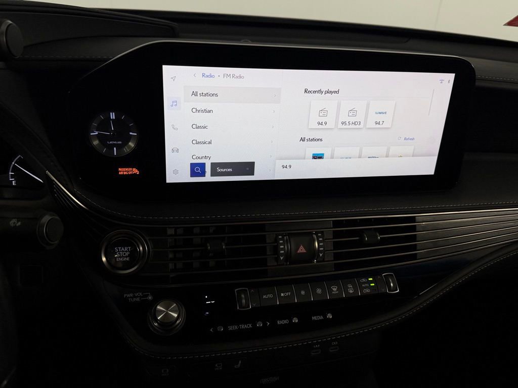 Used 2023 Lexus LS 500 w/ Interior Upgrade Package RWD image 15