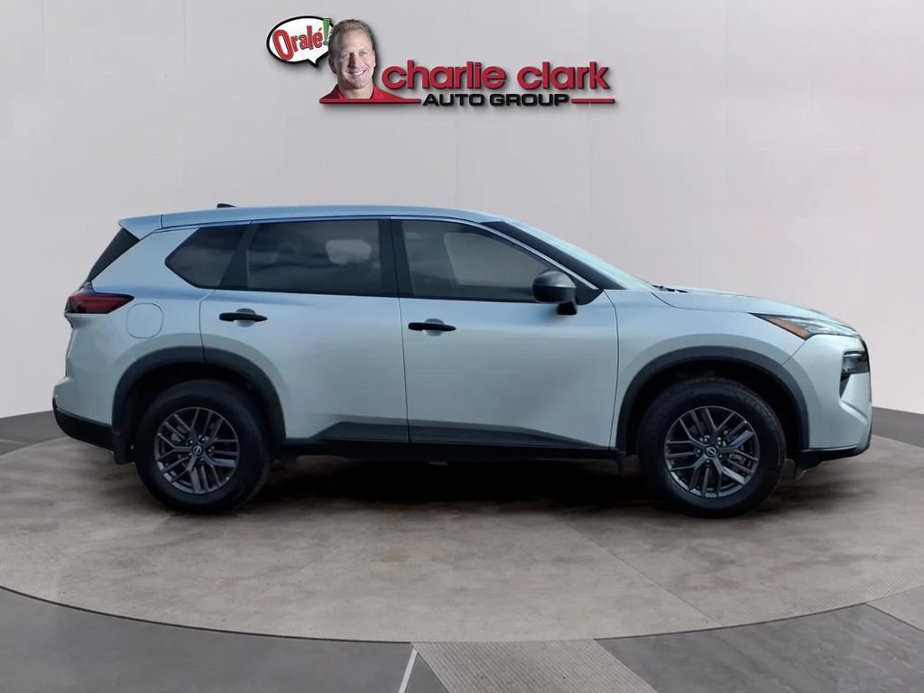 Used 2025 Nissan Rogue S FWD image 6