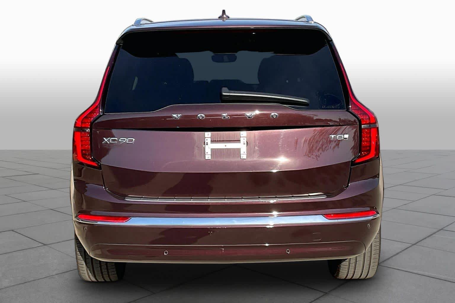 Used 2025 Volvo XC90 T8 Ultra w/ Protection Package Premier AWD/4WD image 5